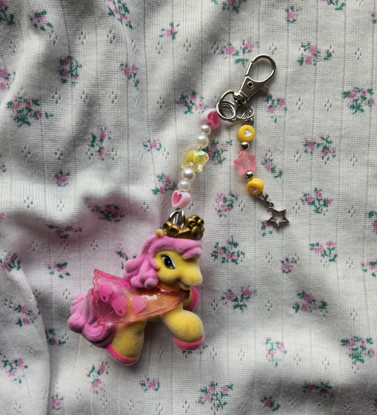 Filly Schlüsselanhänger Witch Rosa Gelb